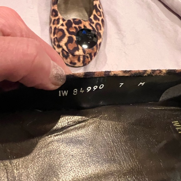 Stuart Weitzman animal print flat slight heel size 7 - Picture 2 of 7